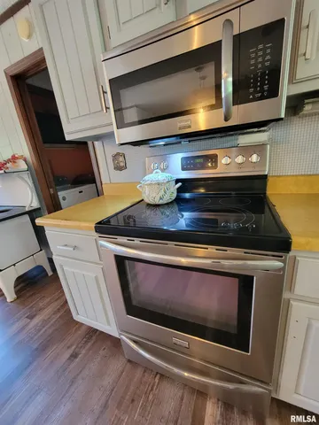 $199,000 | 167 Fox Creek Road, Flora, IL 62839