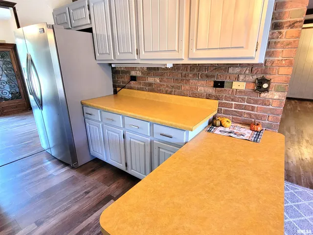 $199,000 | 167 Fox Creek Road, Flora, IL 62839