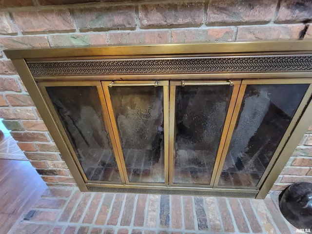 $199,000 | 167 Fox Creek Road, Flora, IL 62839