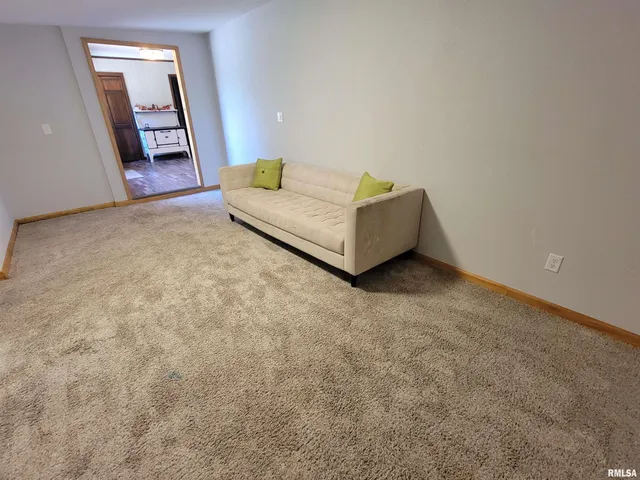 $199,000 | 167 Fox Creek Road, Flora, IL 62839