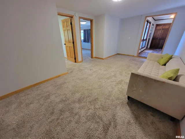 $199,000 | 167 Fox Creek Road, Flora, IL 62839