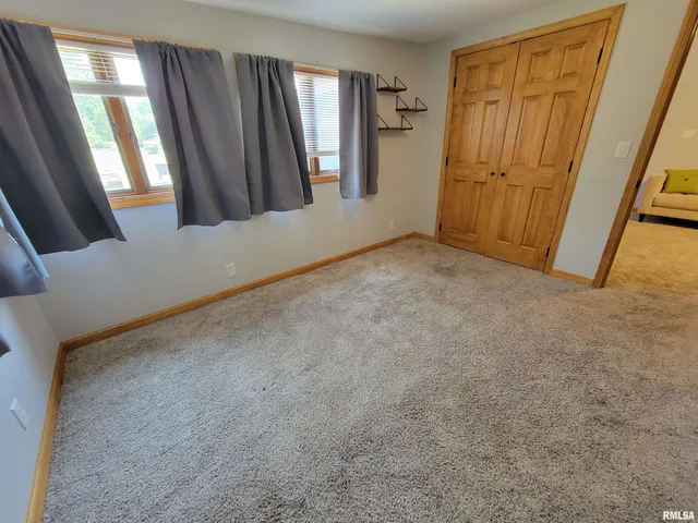 $199,000 | 167 Fox Creek Road, Flora, IL 62839