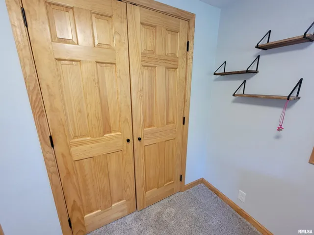 $199,000 | 167 Fox Creek Road, Flora, IL 62839