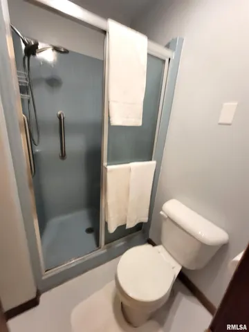 $199,000 | 167 Fox Creek Road, Flora, IL 62839