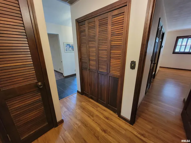 $199,000 | 167 Fox Creek Road, Flora, IL 62839