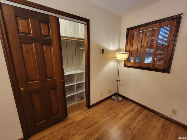 $199,000 | 167 Fox Creek Road, Flora, IL 62839