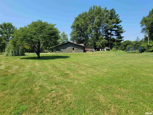 $199,000 | 167 Fox Creek Road, Flora, IL 62839