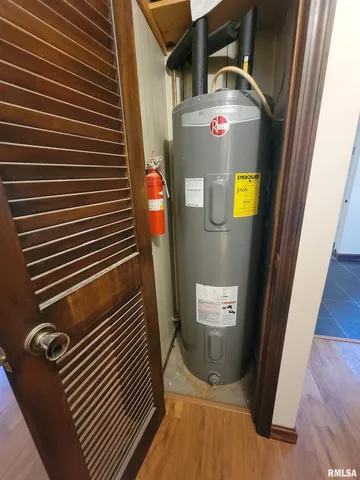 $199,000 | 167 Fox Creek Road, Flora, IL 62839