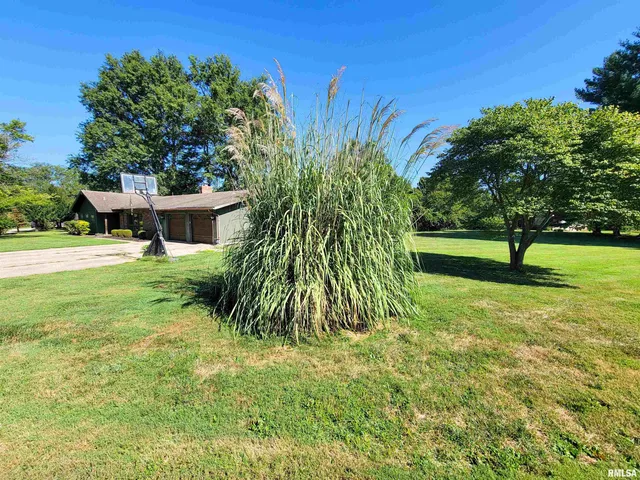 $199,000 | 167 Fox Creek Road, Flora, IL 62839