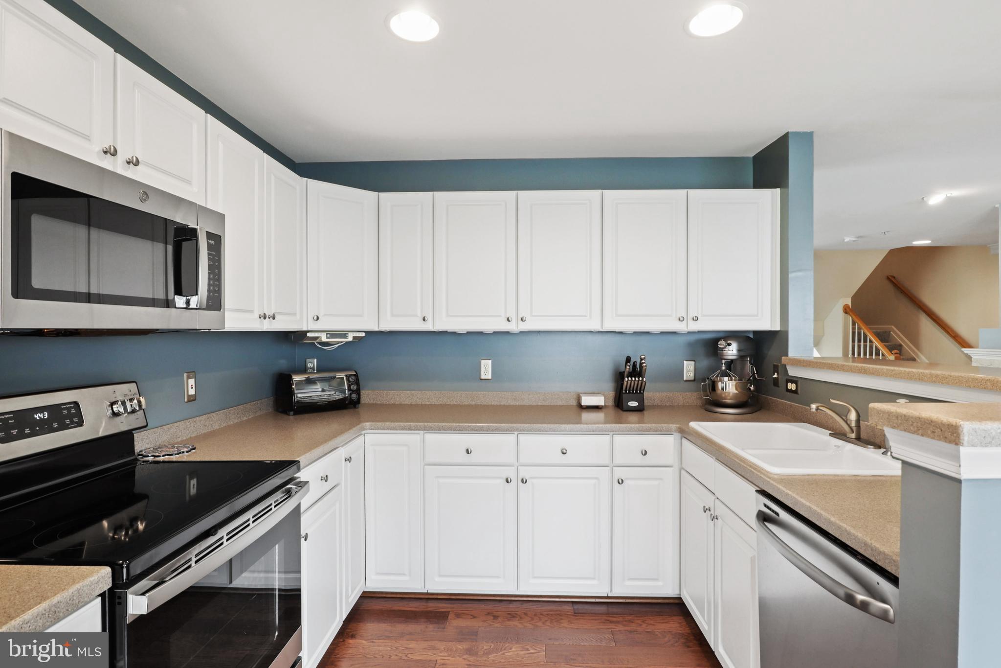 12067 Trumbull Way Reston, VA 20190 - Photo 16 of 67 Kitchen