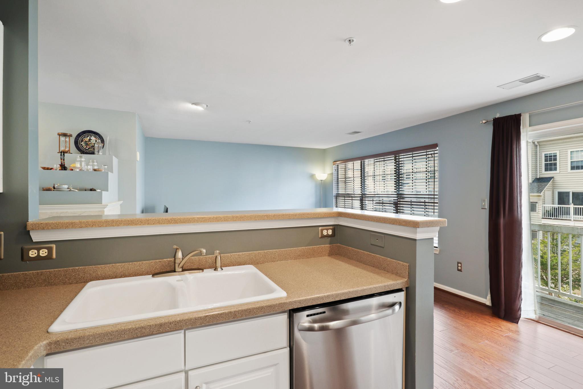 12067 Trumbull Way Reston, VA 20190 - Photo 17 of 67 Kitchen