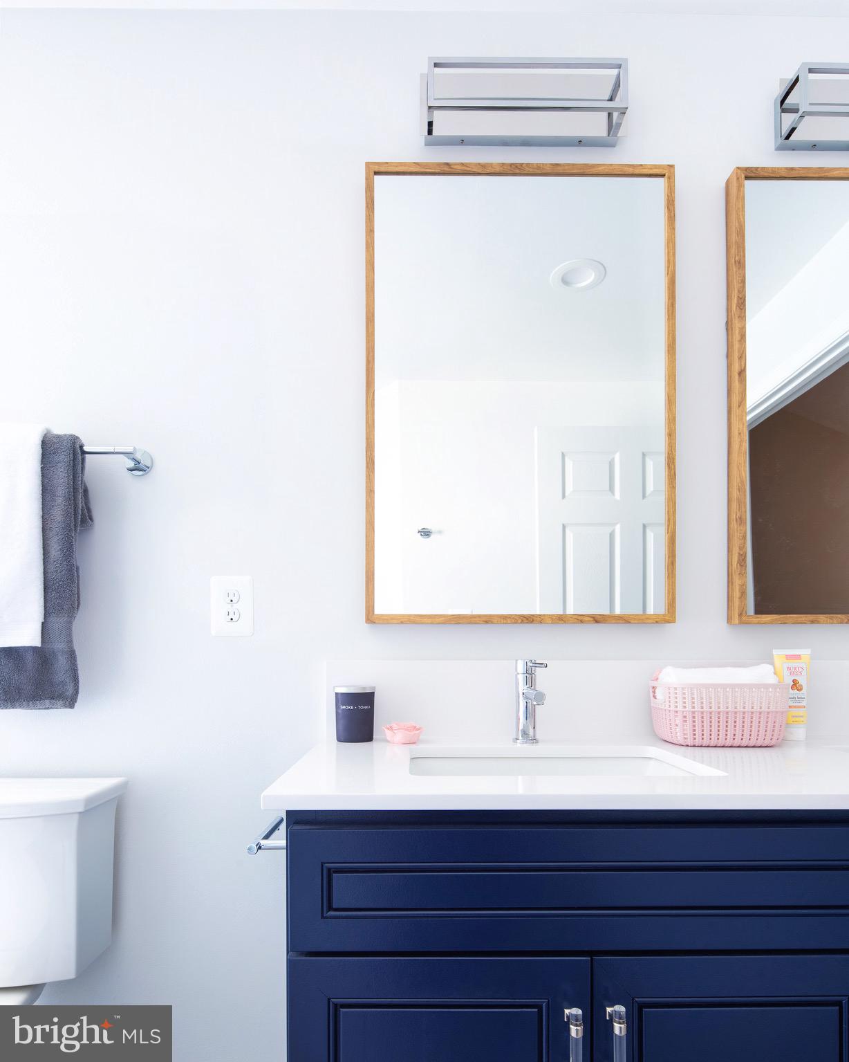 12067 Trumbull Way Reston, VA 20190 - Photo 32 of 67 Custom designed touches throughout