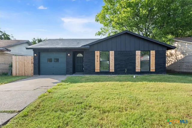 $215,000 | 936 Duty Avenue, Waco, TX 76706