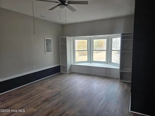 $1,695 | 1531 Belgrade-Swansboro Road, Maysville, NC 28555