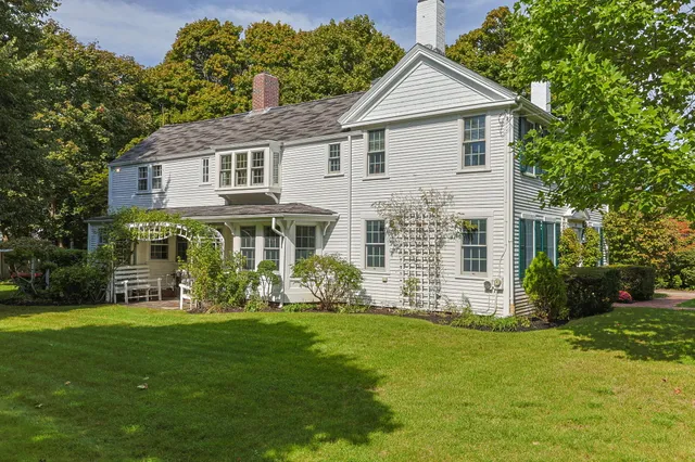 $2,950,000 | 188 Oceanview Avenue, Cotuit, MA 02635