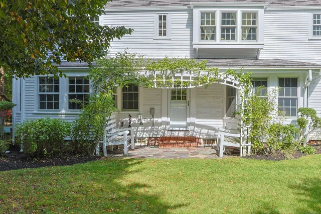 $2,950,000 | 188 Oceanview Avenue, Cotuit, MA 02635