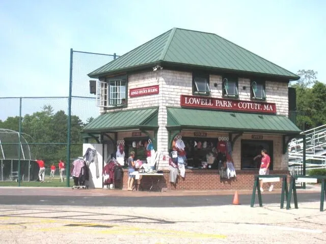 $2,950,000 | 188 Oceanview Avenue, Cotuit, MA 02635