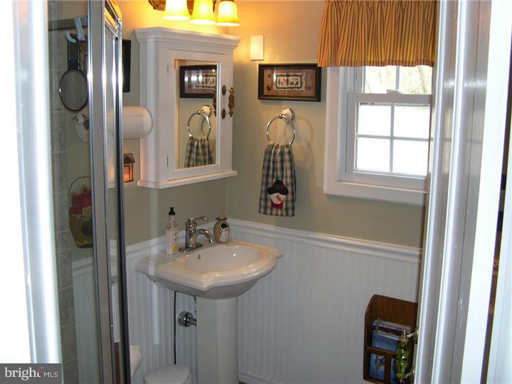 44 Mercer Street Hamilton Square, NJ 08690 - Photo 16 of 18 Bathroom
