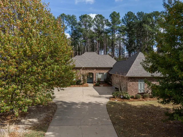 $479,900 | 104 Hawks Nest Cove, Madison, MS 39110