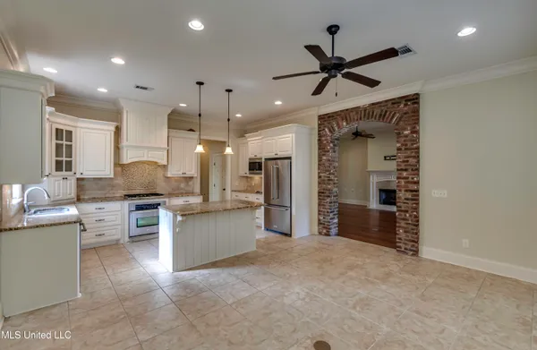 $471,900 | 104 Hawks Nest Cove, Madison, MS 39110