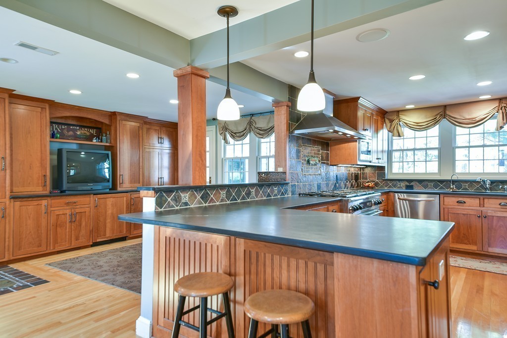 41 Ridge Avenue Natick, MA 01760 - Photo 5 of 30 Gallery Image 5