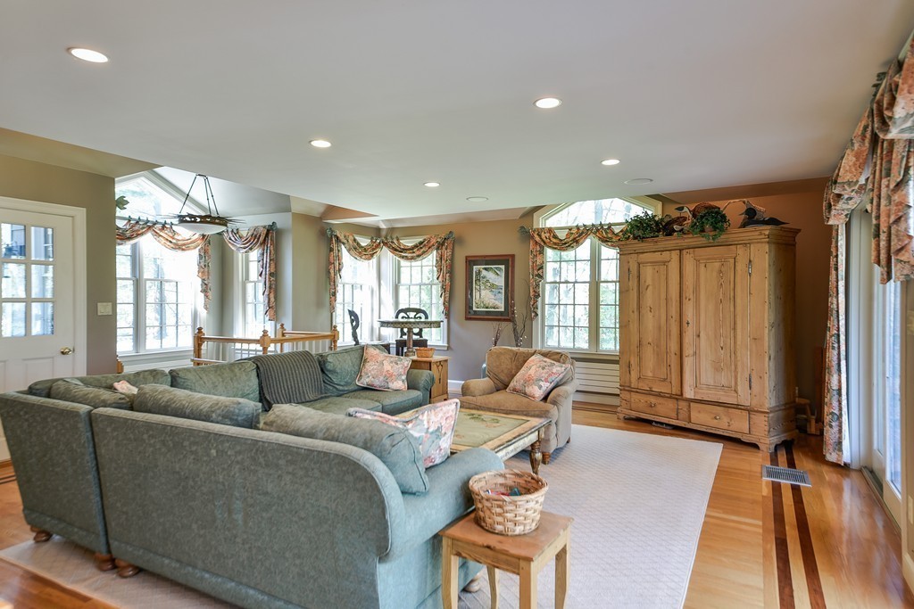 41 Ridge Avenue Natick, MA 01760 - Photo 10 of 30 Gallery Image 10