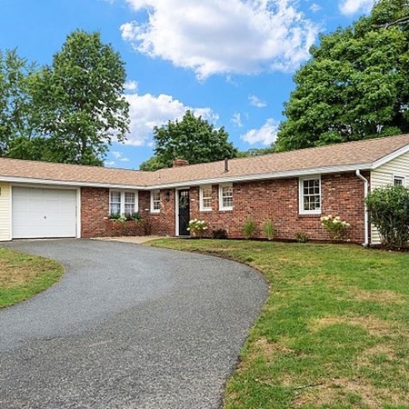 11 Elaine Road Stoneham, MA 02180 - Photo 1 of 27 Gallery Image 1