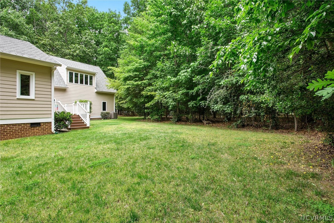 14200 Leafield Drive Midlothian, VA 23113 - Photo 43 of 48 a house view with a garden space