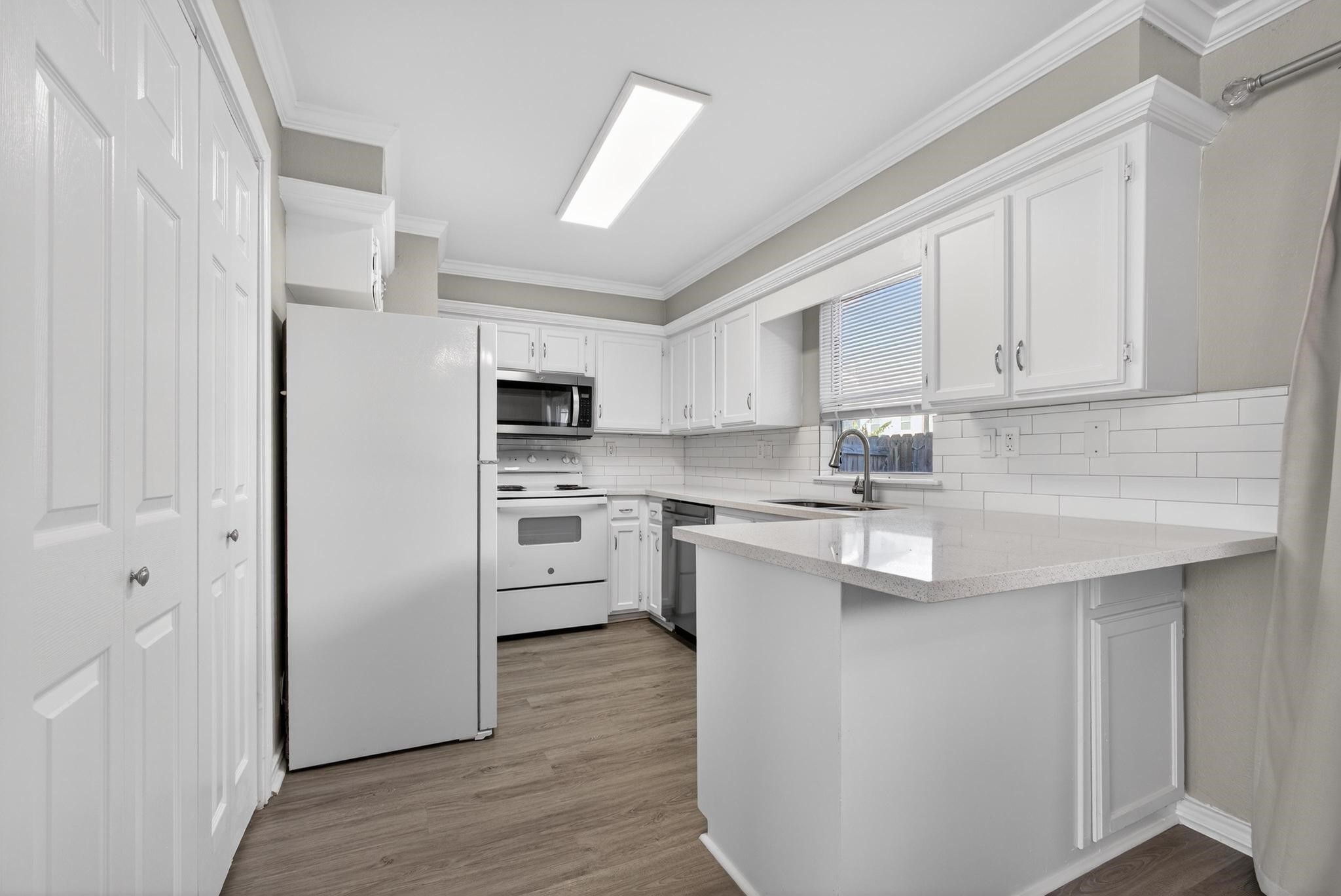 1221 Cedar Post Lane, Unit 3B Houston, TX 77055 - Photo 8 of 17