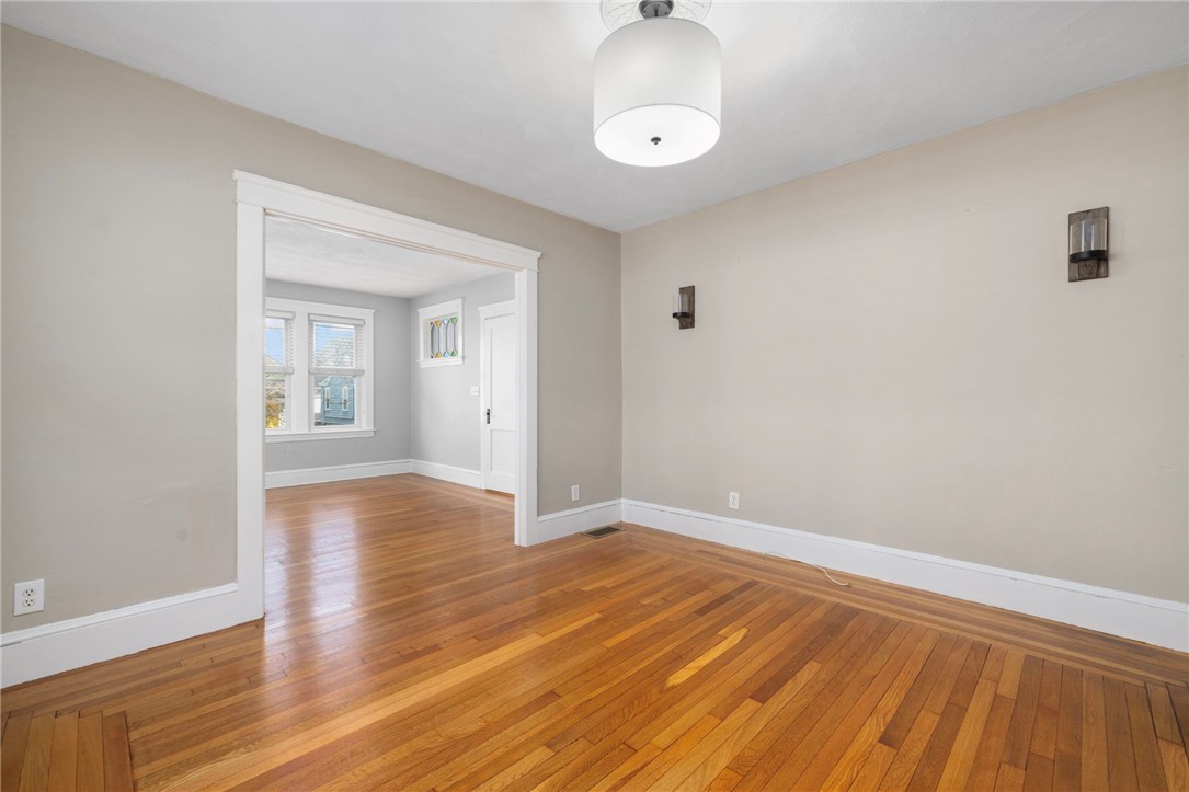 92 Colonial Road Providence, RI 02906 - Photo 8 of 49 Gallery Image 8