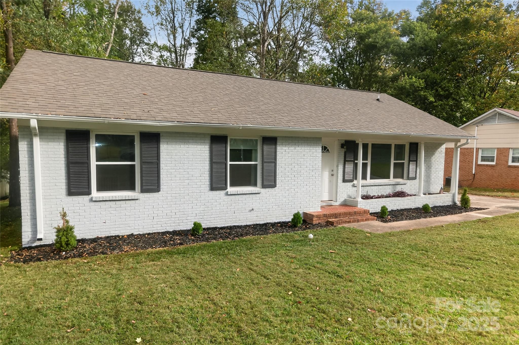 324 Clearbrook Road Matthews, NC 28105 - Photo 1 of 19 Gallery Image 1