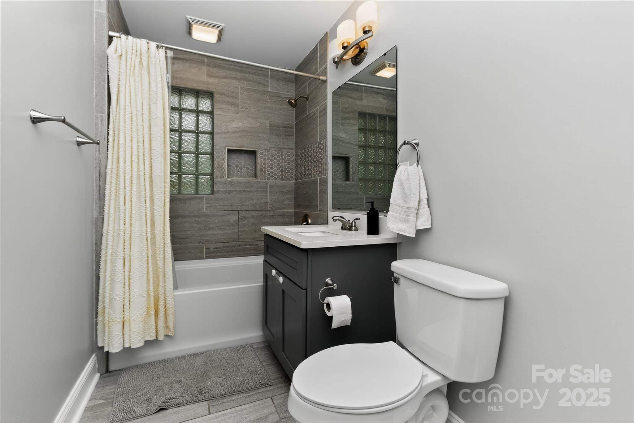324 Clearbrook Road Matthews, NC 28105 - Photo 14 of 19 Gallery Image 14