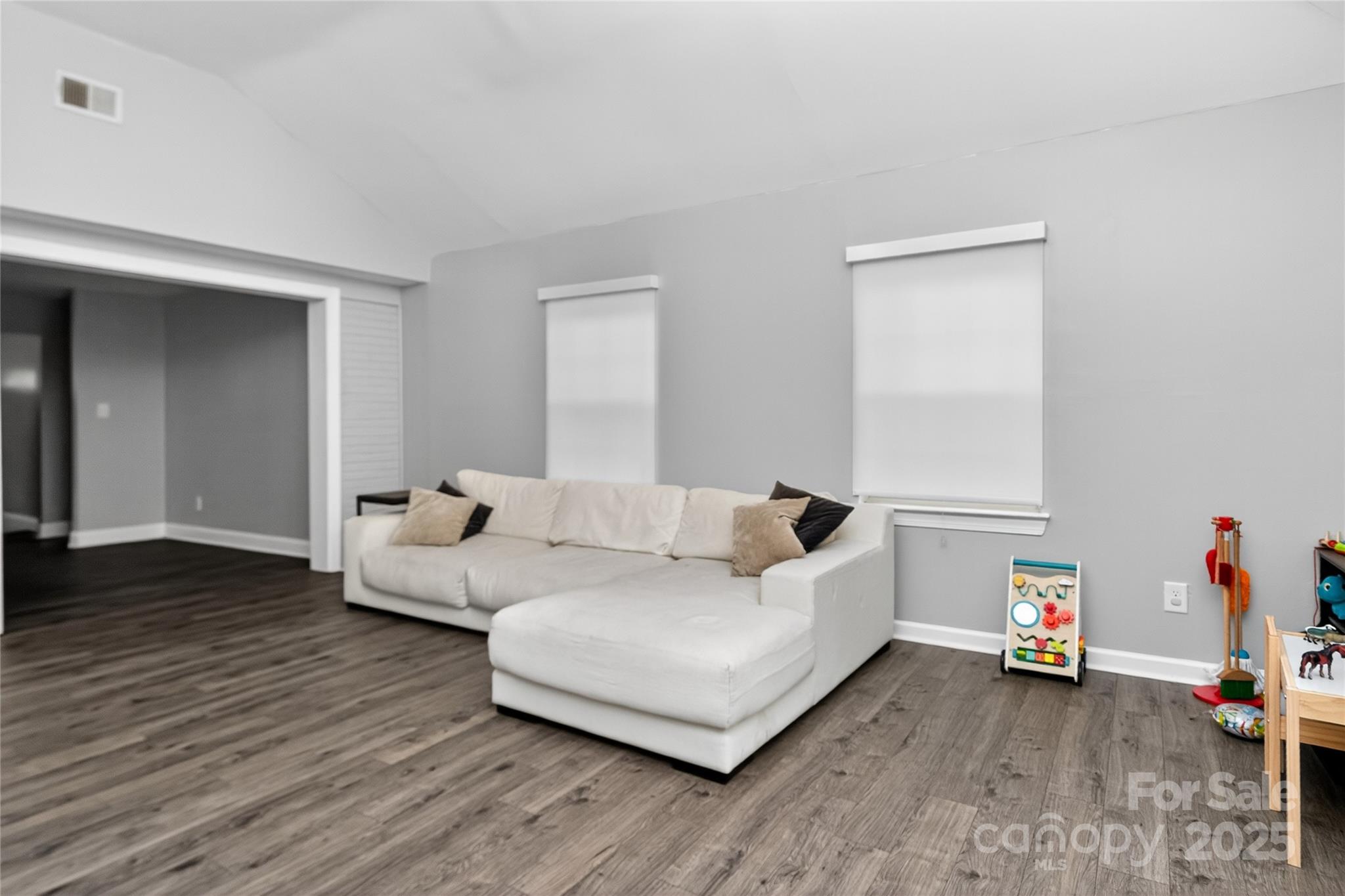 324 Clearbrook Road Matthews, NC 28105 - Photo 5 of 19 Gallery Image 5