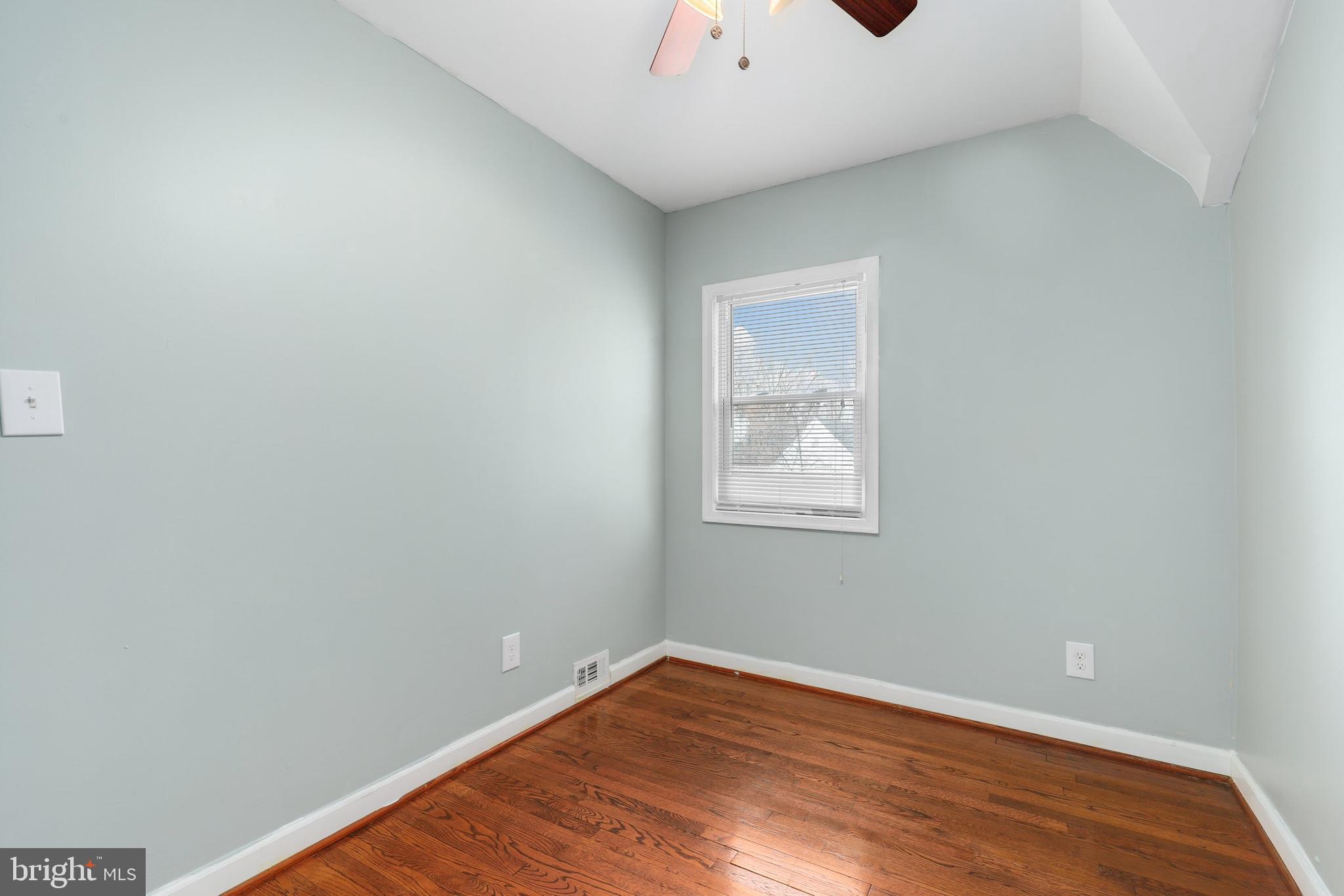 1548 Stonewood Road Baltimore, MD 21239 - Photo 15 of 32