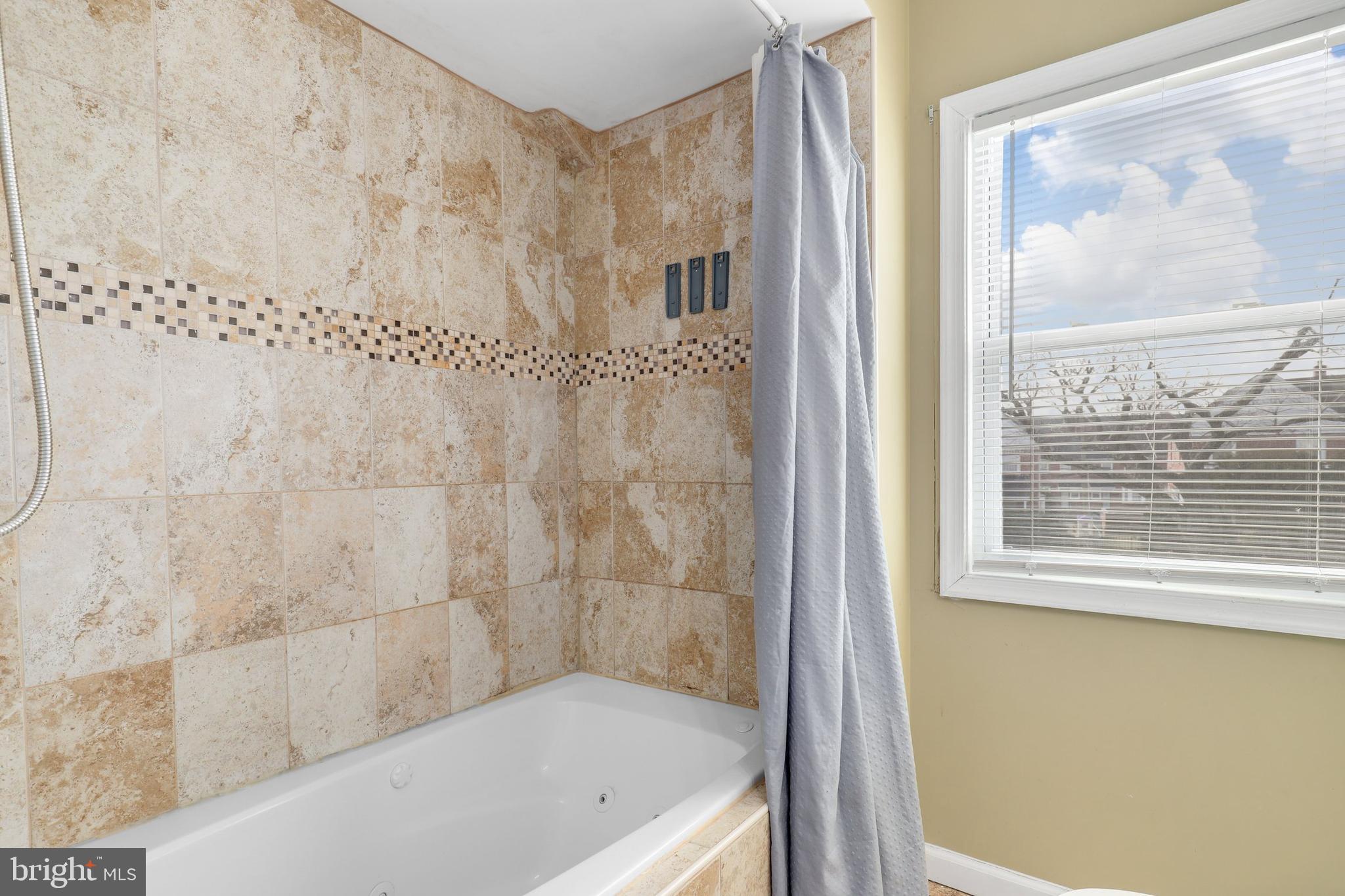 1548 Stonewood Road Baltimore, MD 21239 - Photo 19 of 32