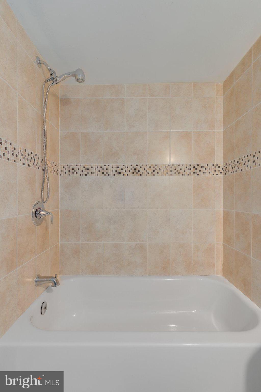 1548 Stonewood Road Baltimore, MD 21239 - Photo 27 of 32