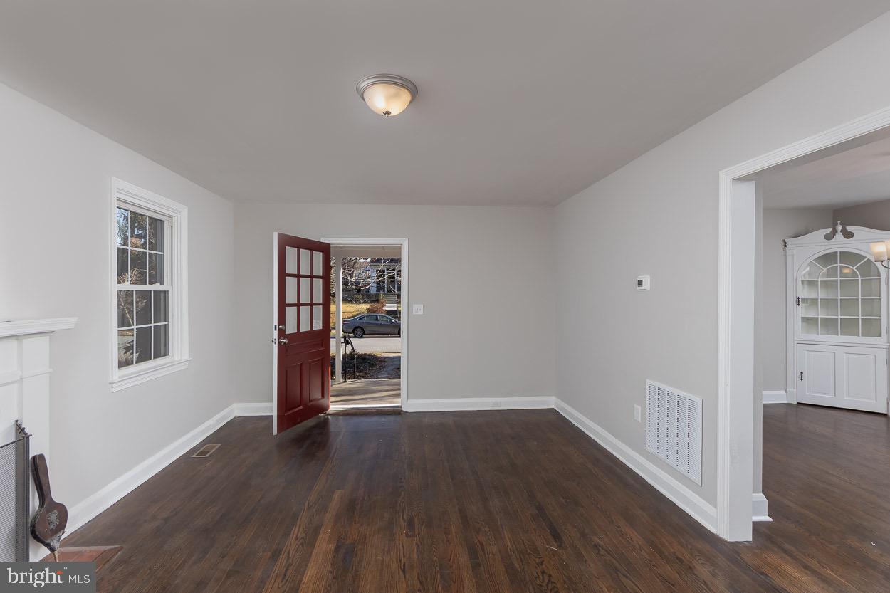 5318 Plymouth Road Baltimore, MD 21214 - Photo 13 of 50 Come Inside for your Personal Tour!