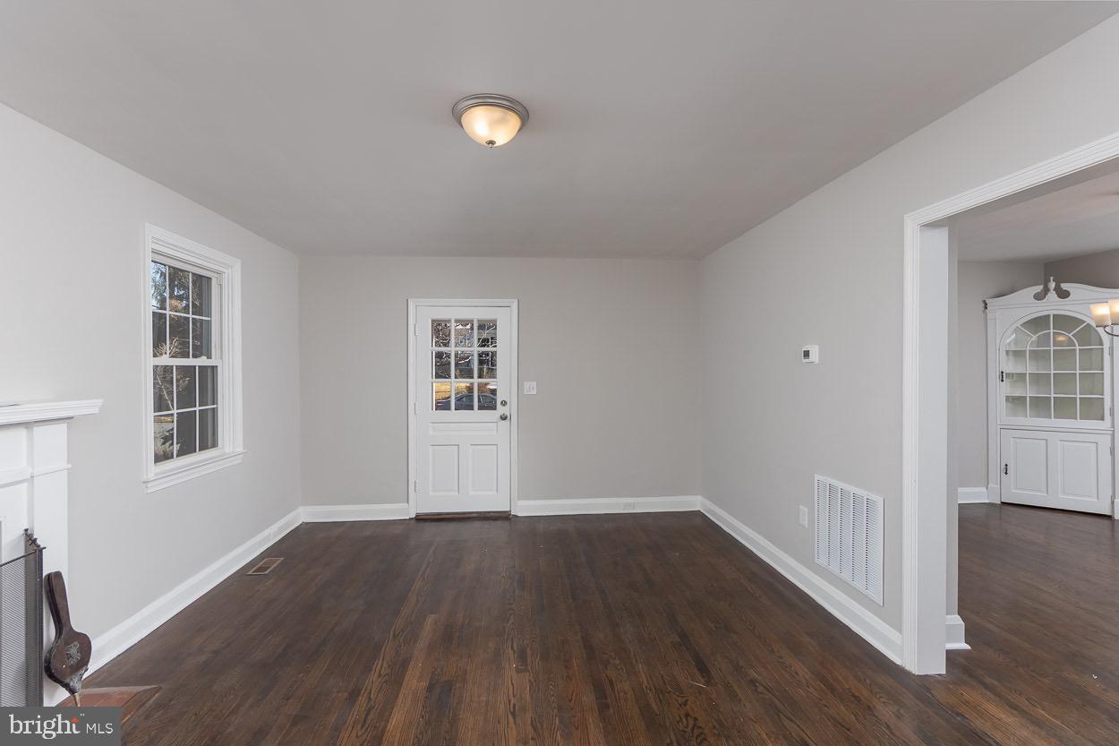 5318 Plymouth Road Baltimore, MD 21214 - Photo 18 of 50 Gorgeous Hardwood Floors!