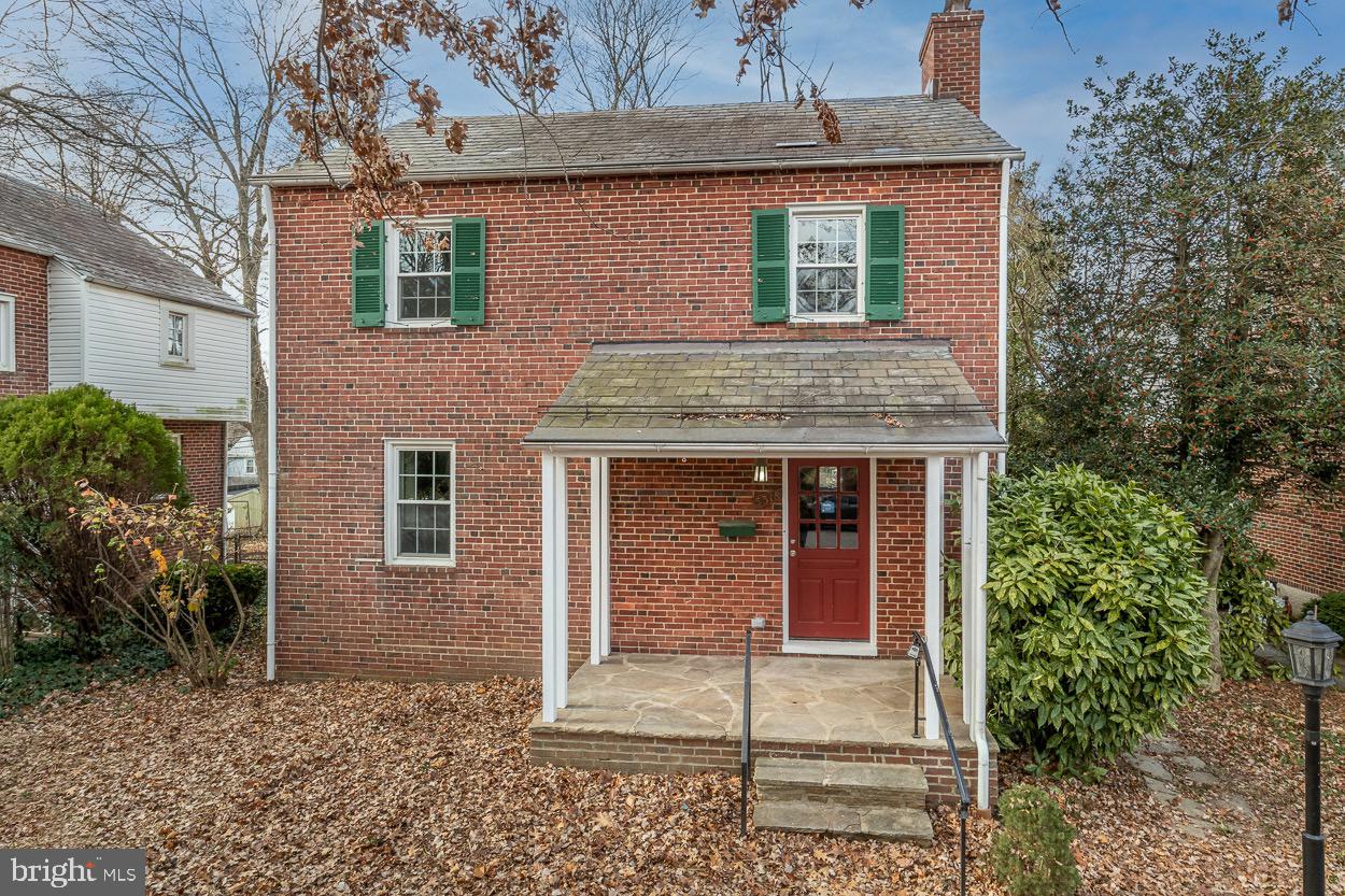 4BD/2BA Home with an ELEVATOR!