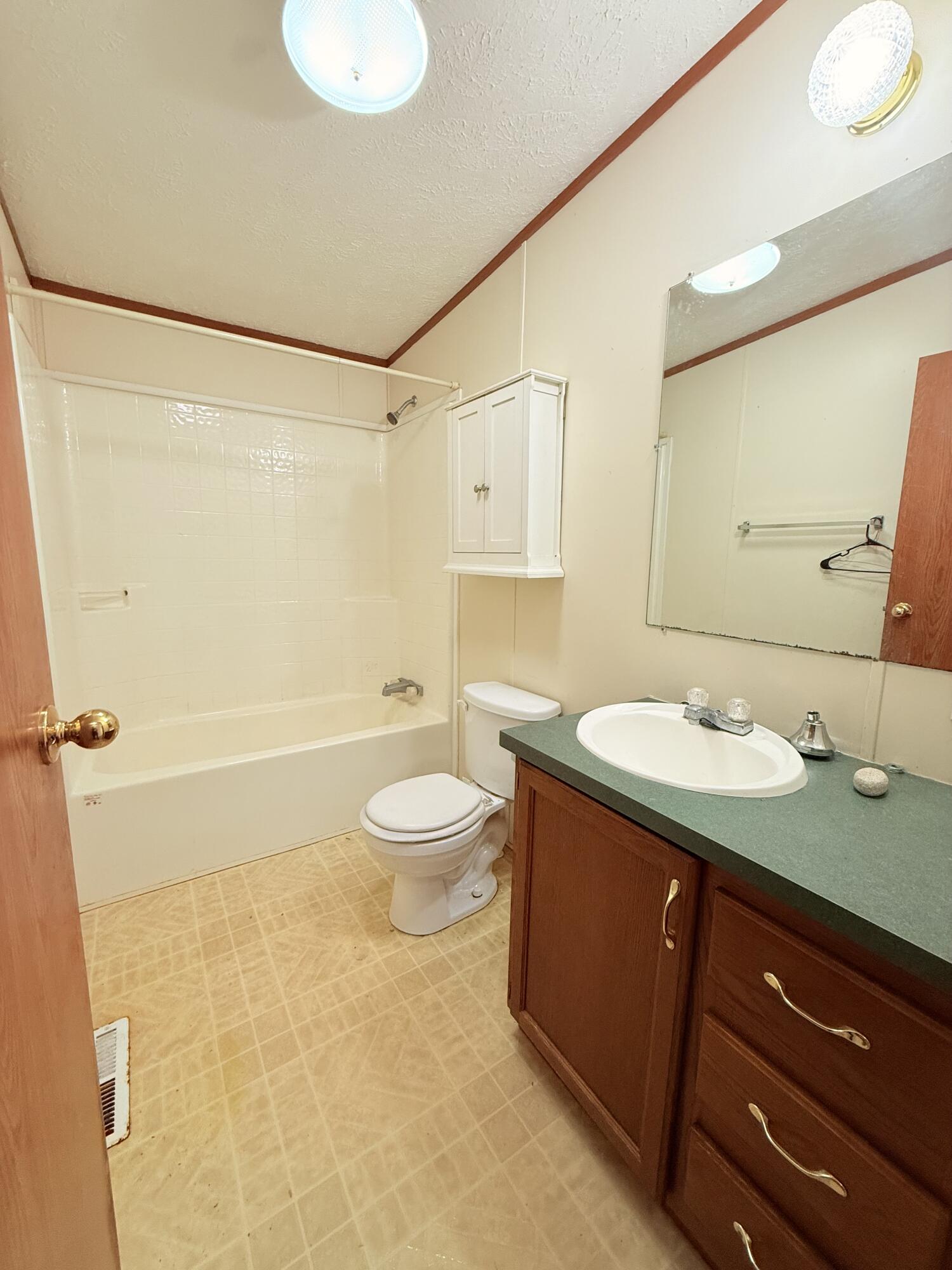 493 Richard Street Quincy, MI 49082 - Photo 14 of 35 IMG_0261