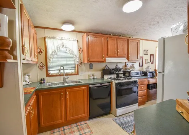 $189,900 | 493 Richard Street, Quincy, MI 49082