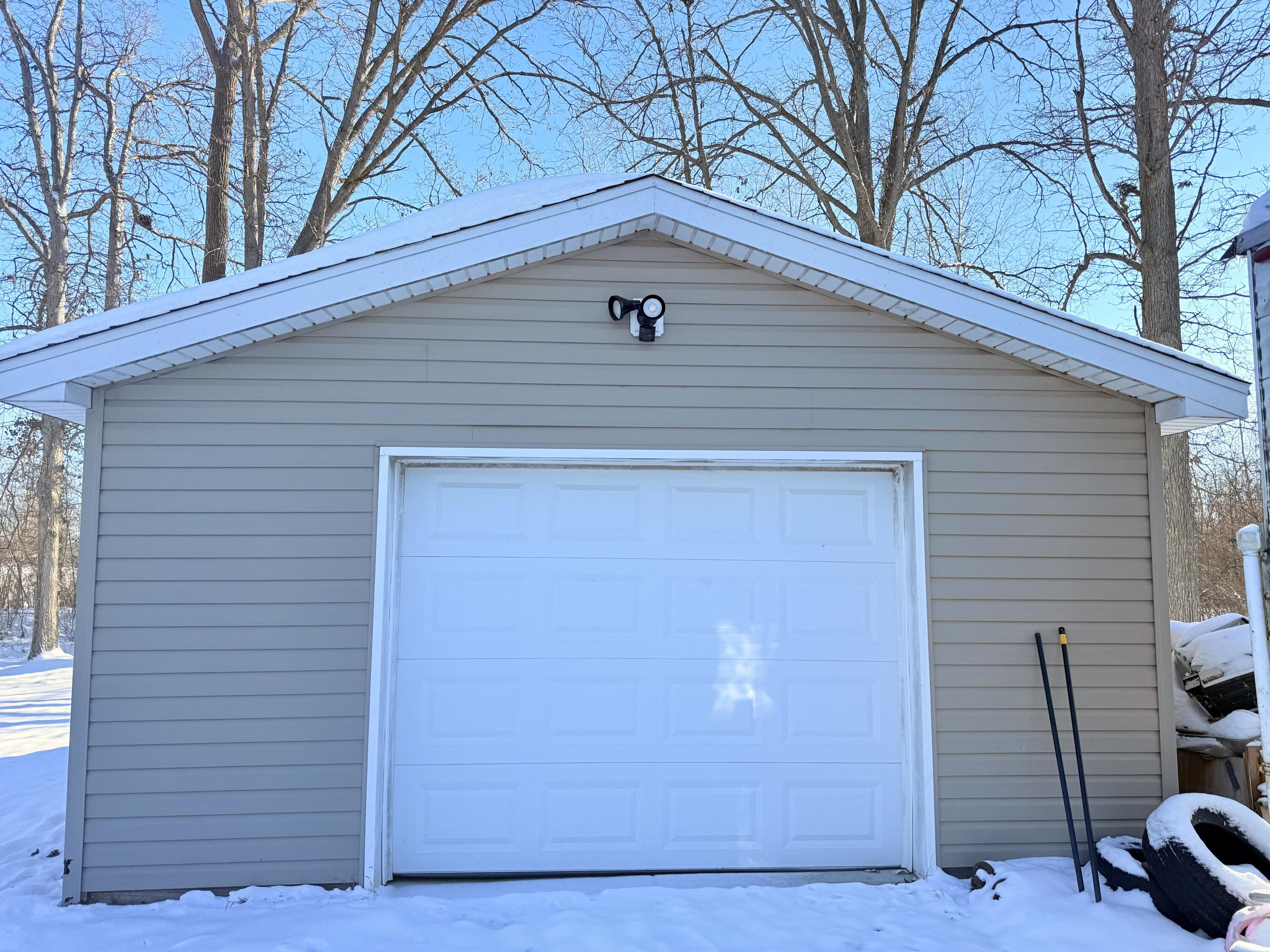 493 Richard Street Quincy, MI 49082 - Photo 3 of 35 IMG_0244