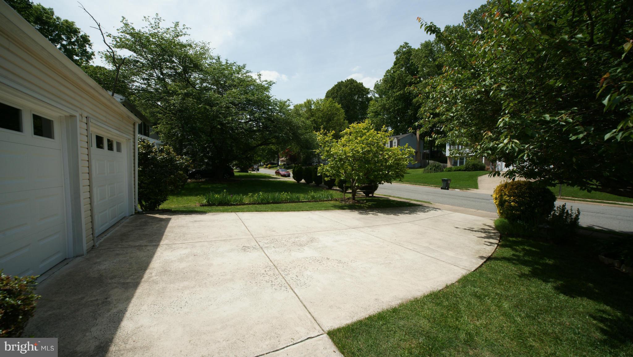 5736 Heming Avenue Springfield, VA 22151 - Photo 3 of 30 Exterior (Front)