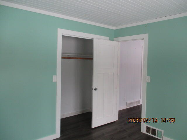 1114 Orchid Street Southeast Demotte, IN 46310 - Photo 8 of 21 640x480