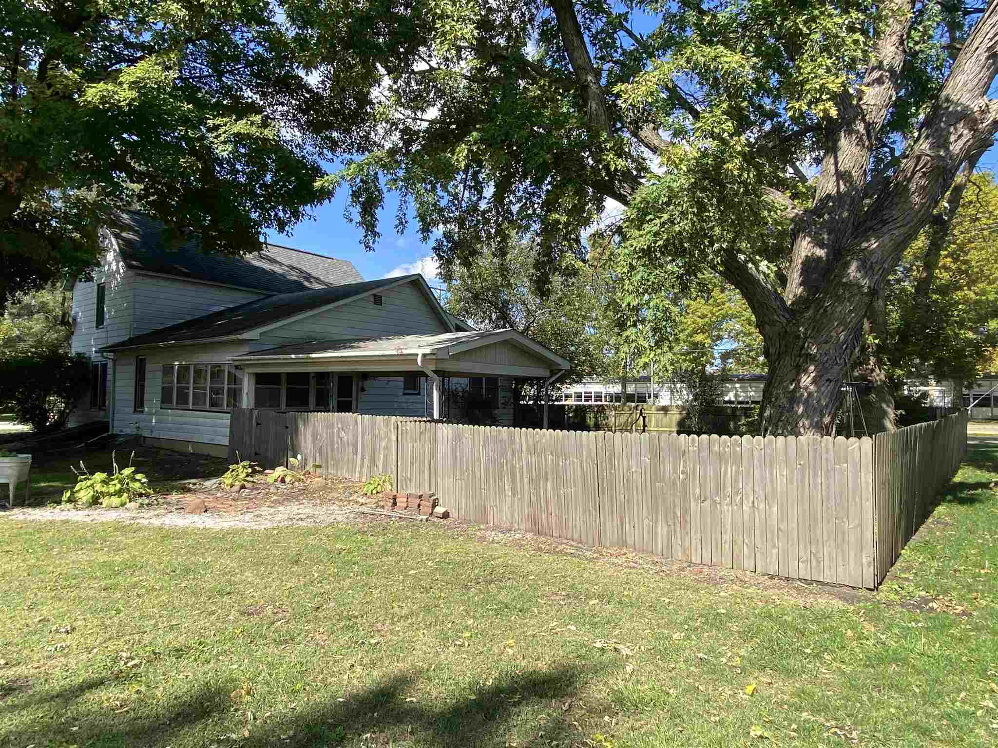 404 South 6th Street Cuba, IL 61427 - Photo 2 of 15