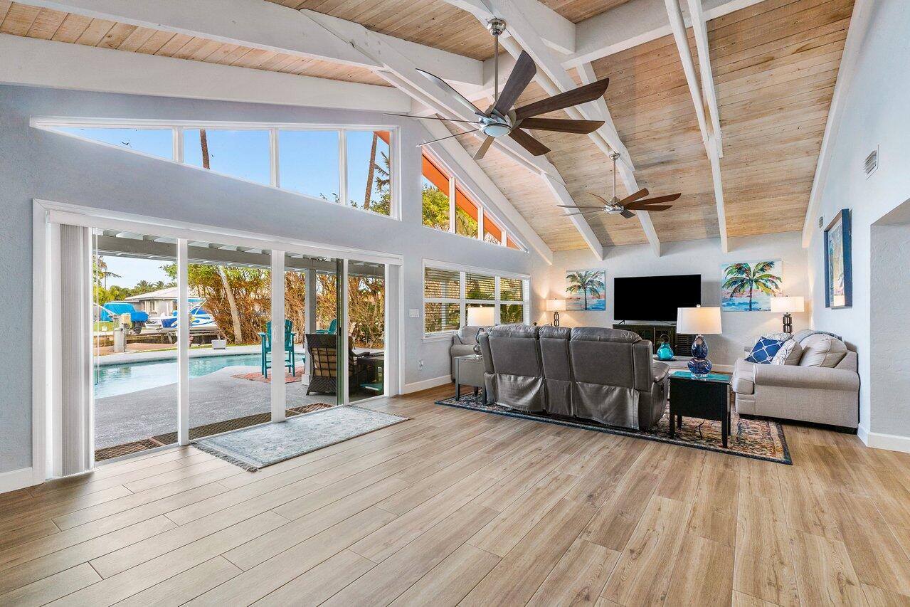 130 Riviera Drive Riviera Beach, FL 33404 - Photo 16 of 68 Family Room