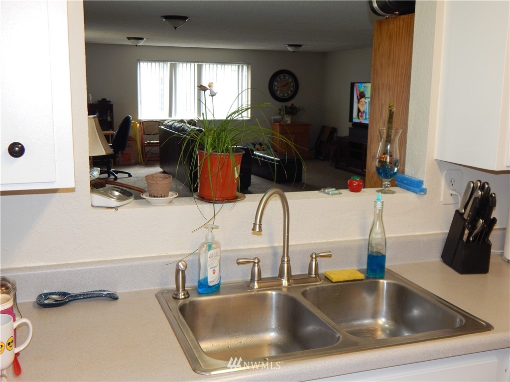 9801 Golden Given Road East Tacoma, WA 98445 - Photo 14 of 20