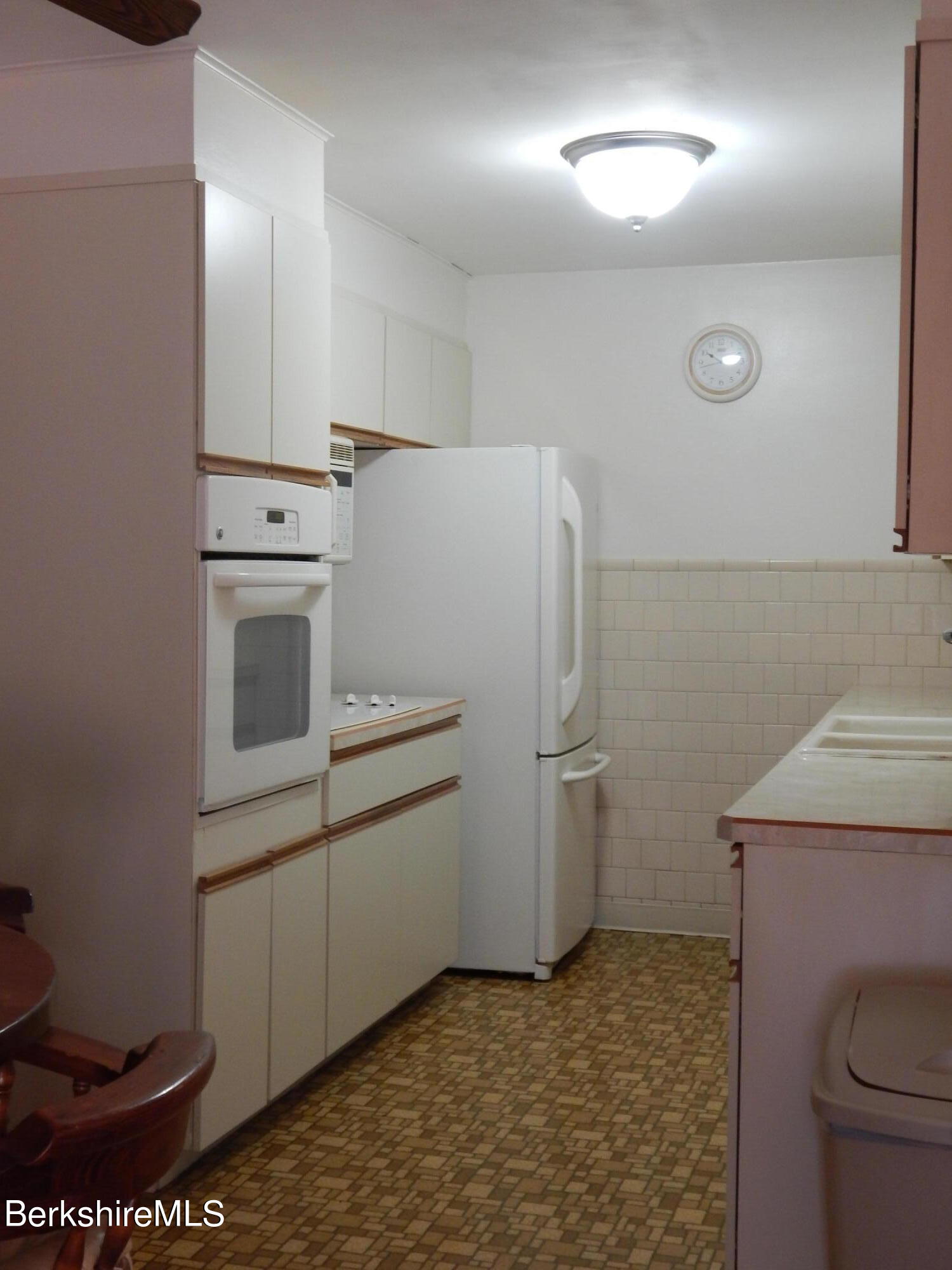 326 Cheshire Road Pittsfield, MA 01201 - Photo 13 of 26 Kitchen
