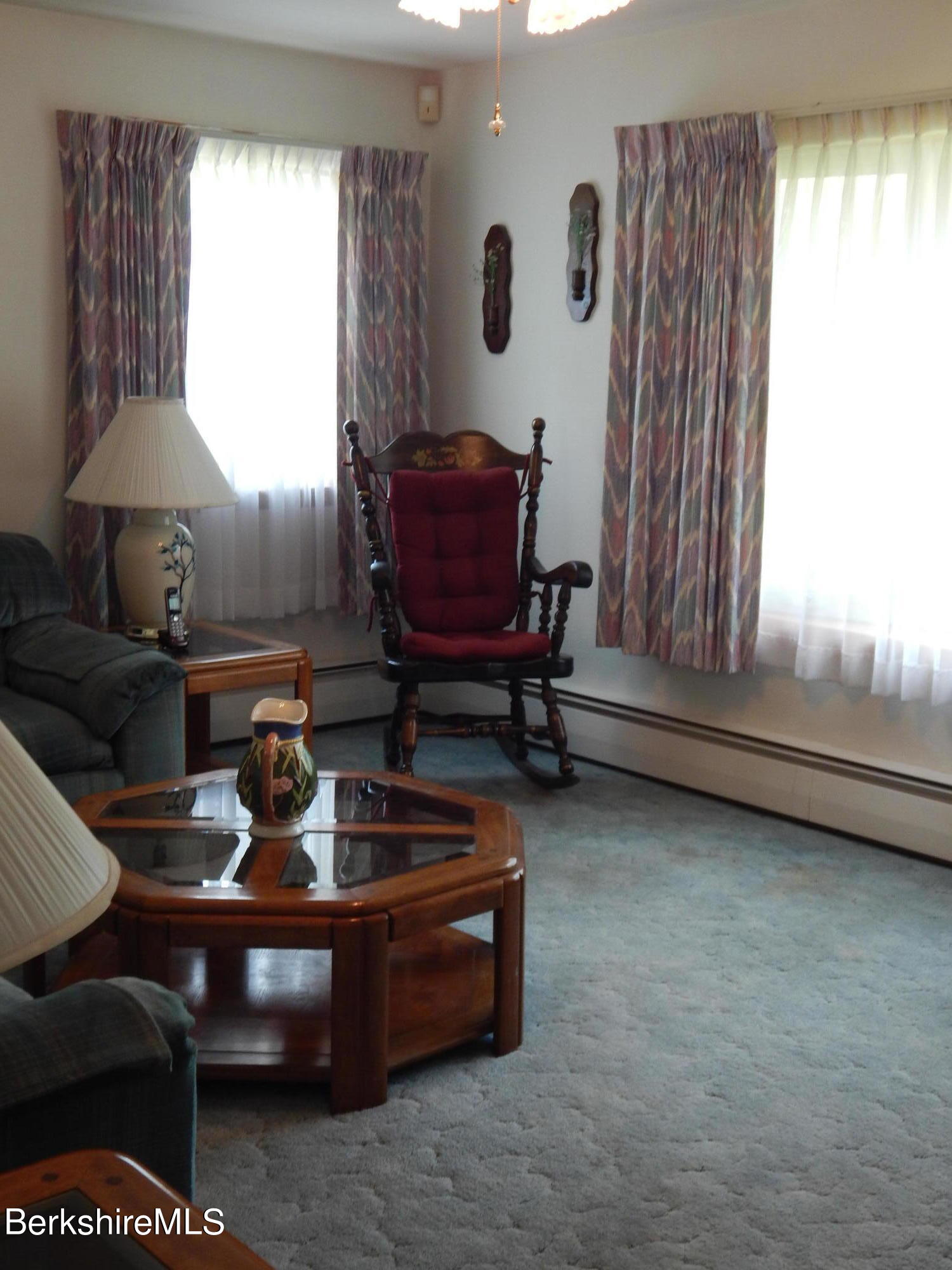 326 Cheshire Road Pittsfield, MA 01201 - Photo 21 of 26 Living room
