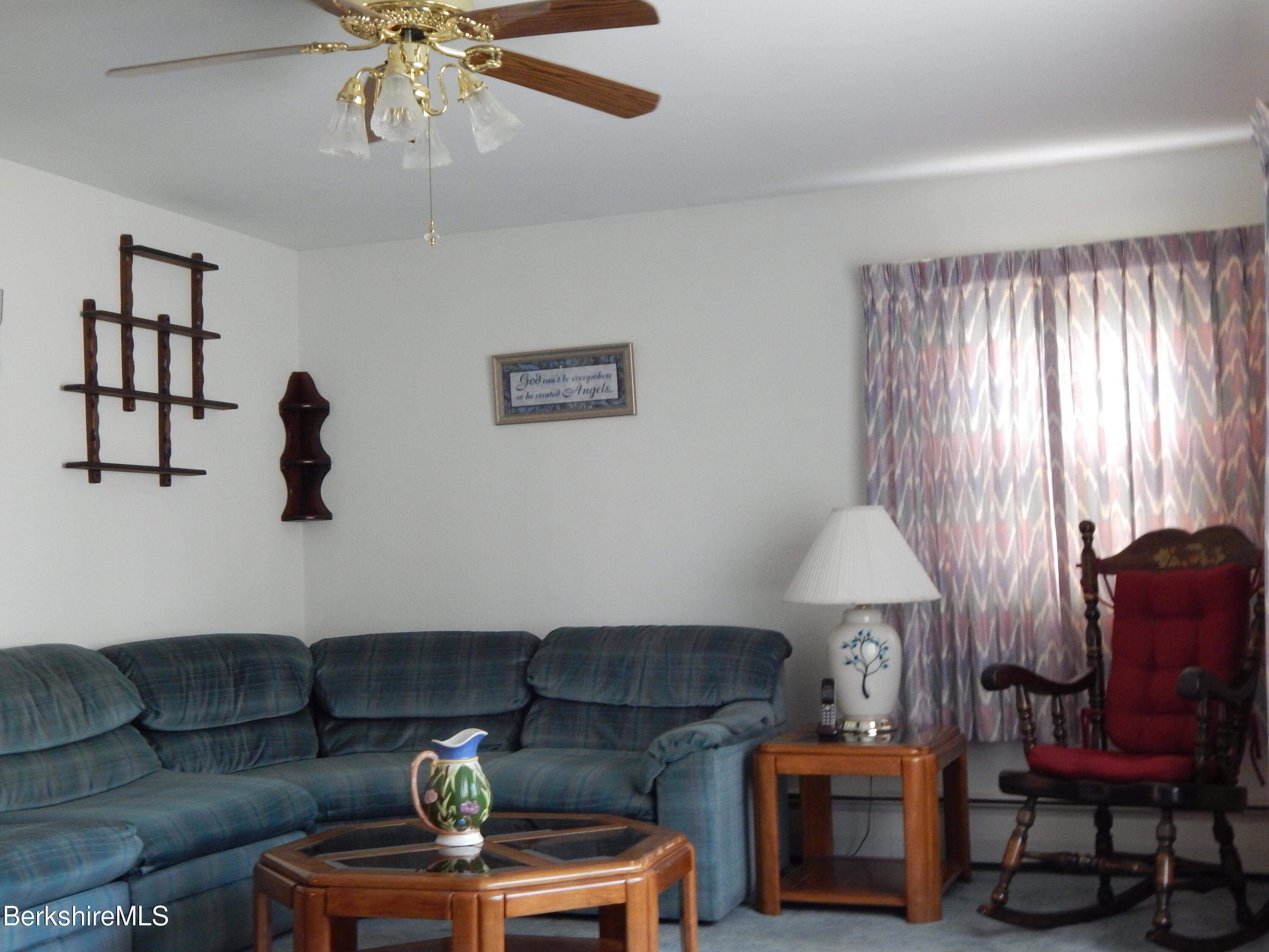 326 Cheshire Road Pittsfield, MA 01201 - Photo 22 of 26 Living room